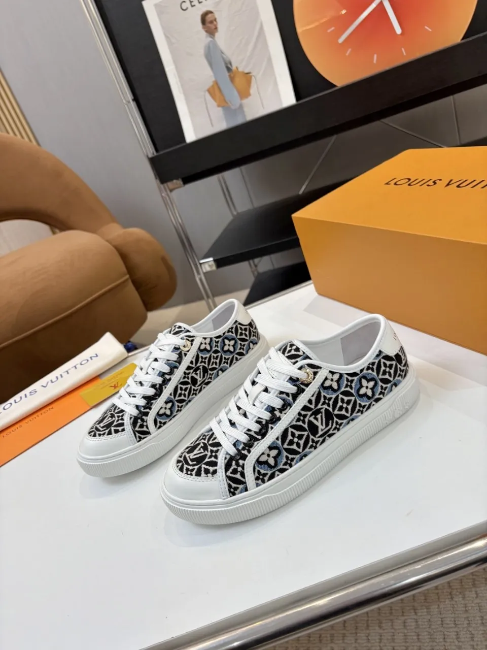 p580🐮🐮 LV couple skate shoes｜Classic jacquard, the ultimate code for a sweet outing! 👫** This pair of shoes is Louis Vuitton's love letter to fashionistas💌 - **classic presbyopic skate shoes**, the perfect choice for couples to go out on the street!  🔸 **Luxury details are a must-have**: Jacquard fabric  🔸 **So comfortable that you don’t want to take it off**: The sheepskin lining is skin-friendly and breathable, warm in autumn and winter without stuffing your feet, refreshing in spring and summer without being sticky, and you can wear it with a high-end feel in all seasons!  🔸 **Steady sense of security**: Non-slip rubber outsole, perfect grip, accompanying you through romantic streets.  **💑 Couple outfit inspiration**: ▪️ For boys, pair with leggings + baseball cap for a trendy street look!  ▪️ Girls can wear short skirts or shark pants, and the sweet and cool style is easy to choose~ **#Louis Vuitton #couple shoes #presbyopia classic** **👉 Click to collect and become the most fashionable CP in the circle of friends with him! ** Fabric: Imported cowhide/classic jacquard fabric Lining: Sheepskin lining Sole: Original rubber sole Size: Women’s size 35-42 (40/41/42 customized) Men’s size 39-45 (39.45 customized)